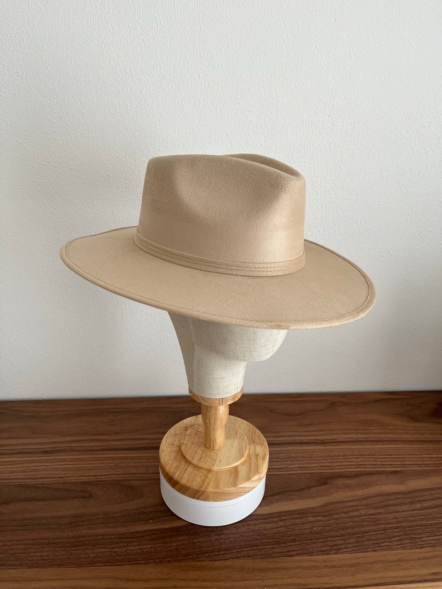 Fedora | BROMELIE