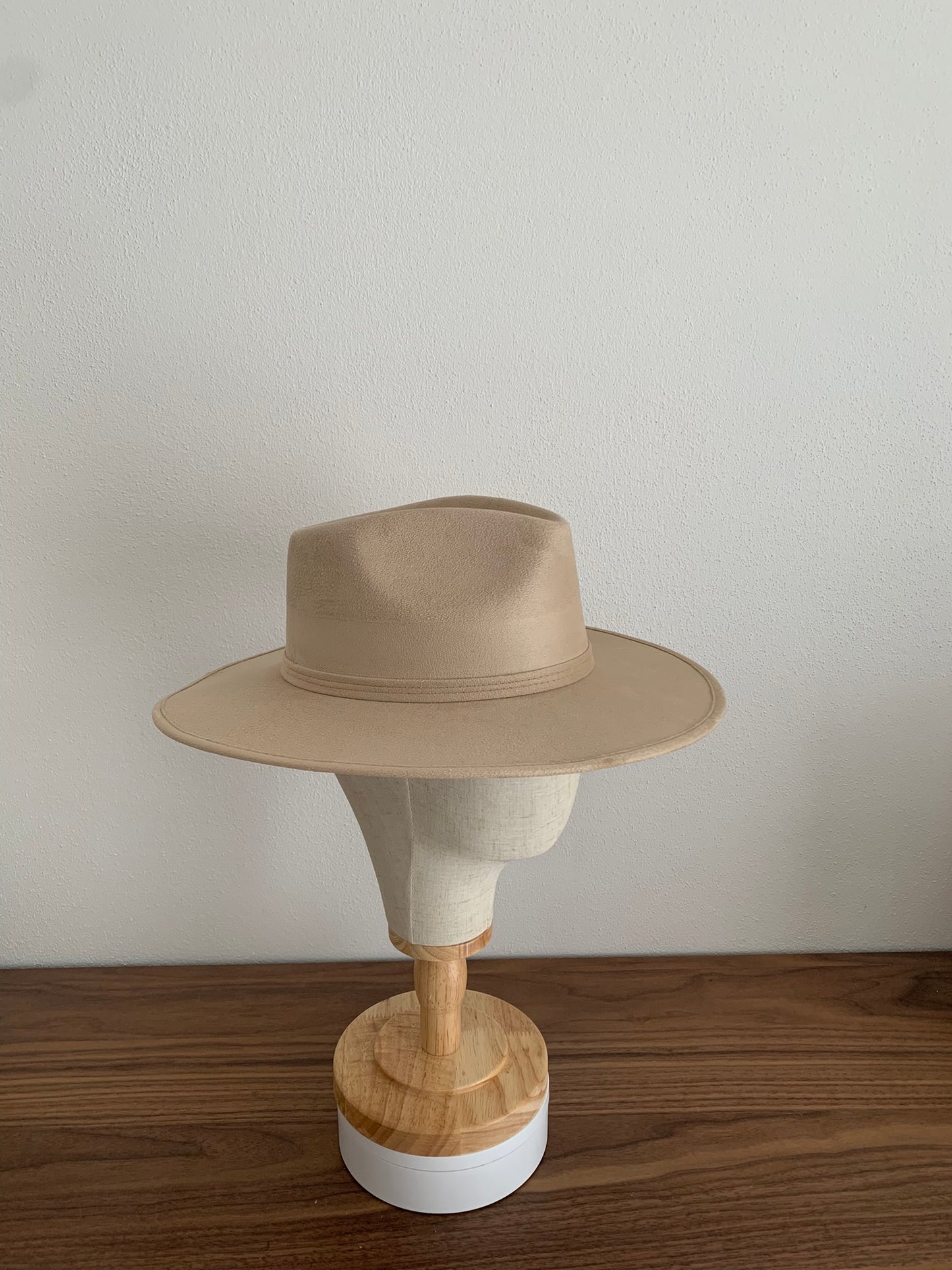 Fedora | BROMELIE