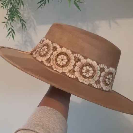 Boater Hat Wide Brim Handmade Hat Flat Brim Boho Hat | Suede Haselnuss Hat